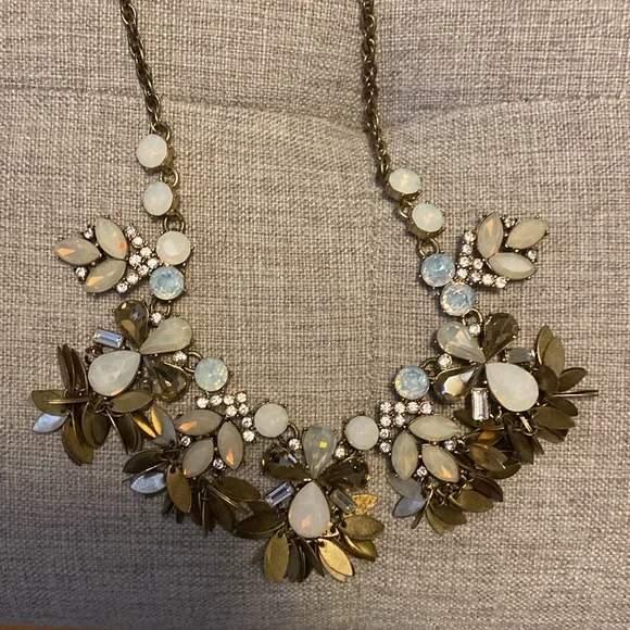 Like new necklace - Picture 3 of 3